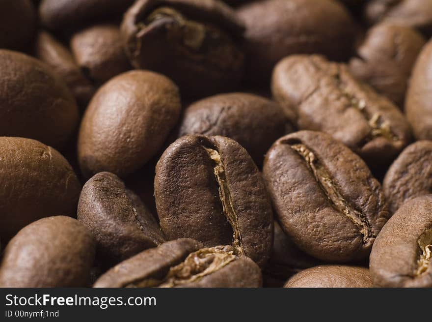 Loose natural grains of coffee