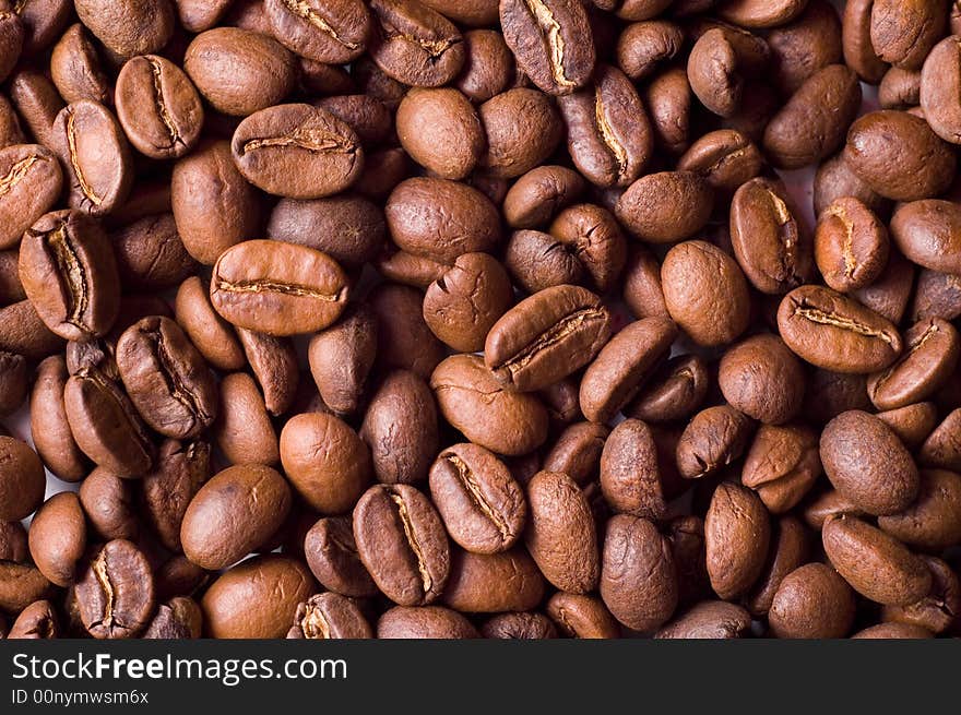 Loose natural grains of coffee