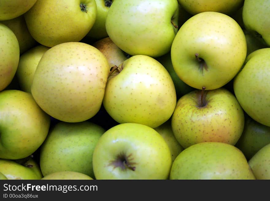 Fresh juicy green and yellow apples