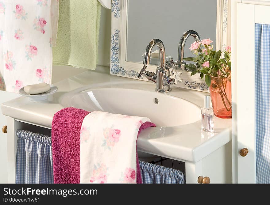 Washbowl in the small bathroom