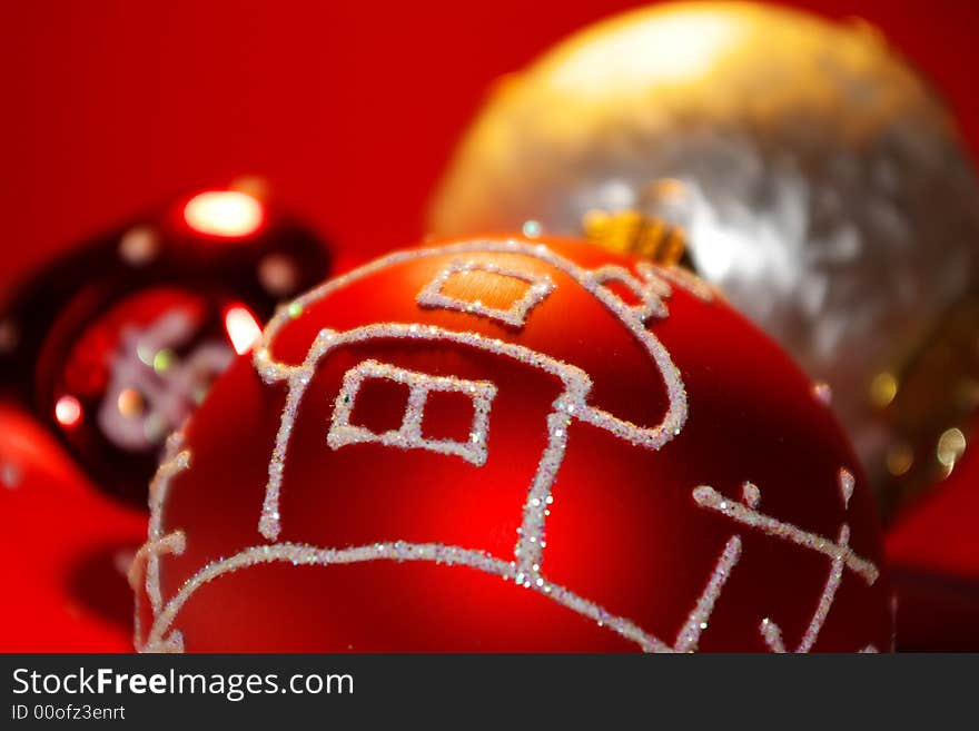 Christmas decoratioт red ball with white ornament