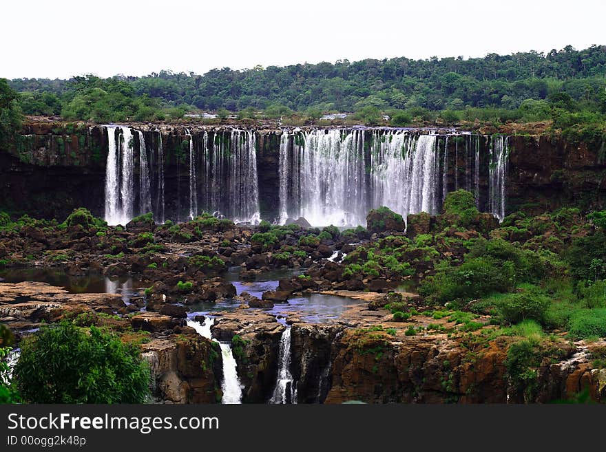 Iguassu (Iguazu; Iguaçu) Falls - Large Waterfalls