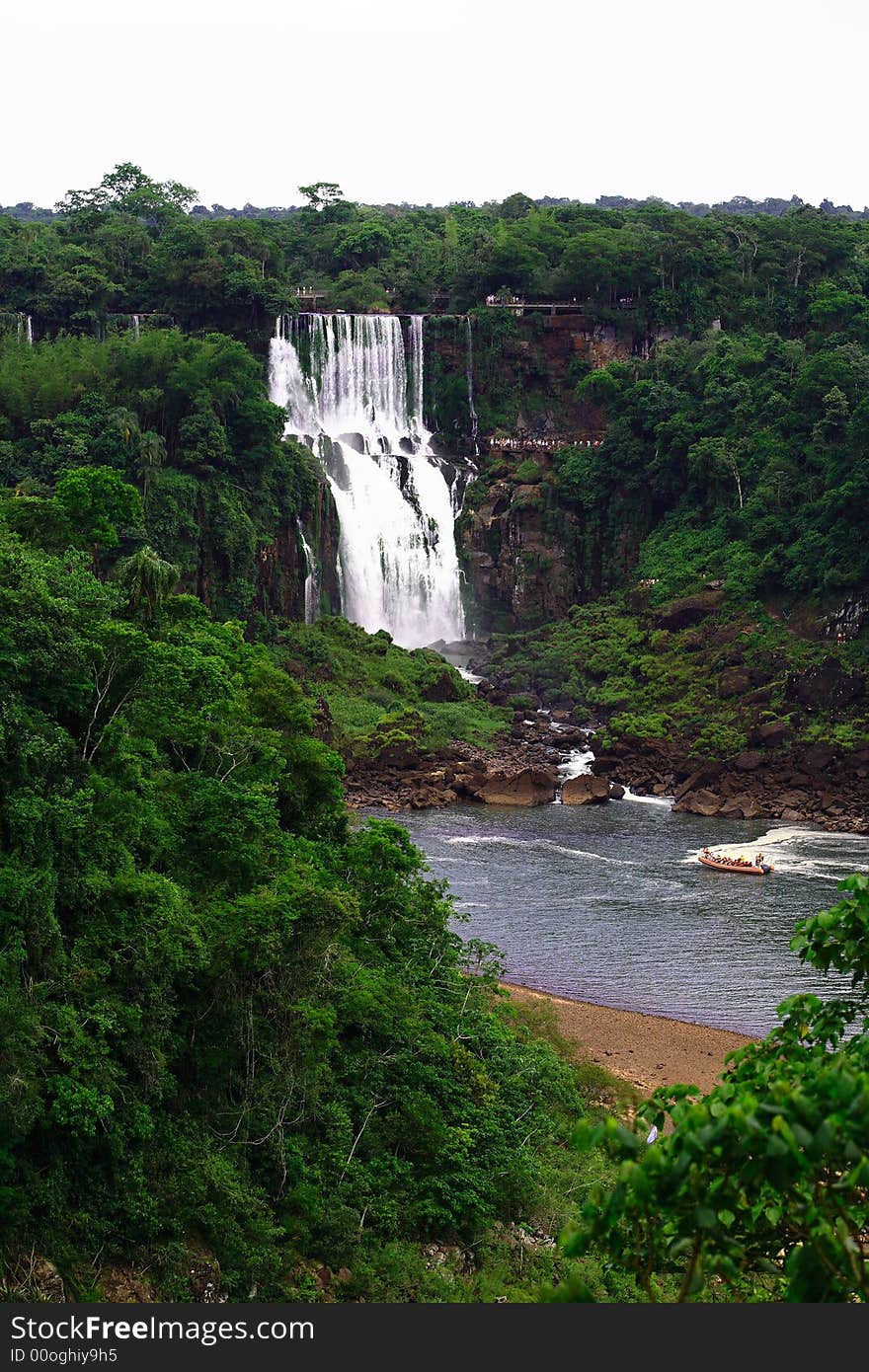 Iguassu (Iguazu; Iguaçu) Falls - Large Waterfalls