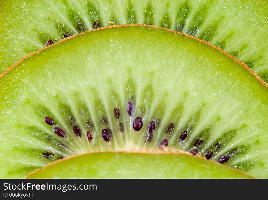 Kiwi slices