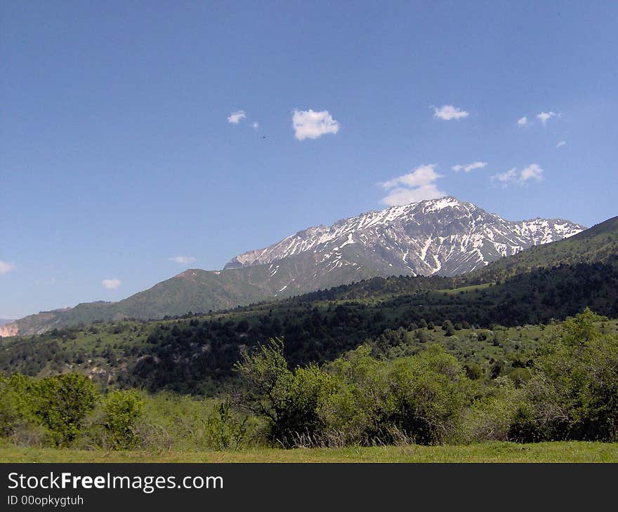 Snow mountain. Uzbekistan, Chimgan region, spring 2006