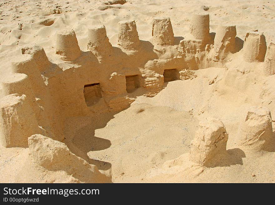 Sand constructions of several sand castles