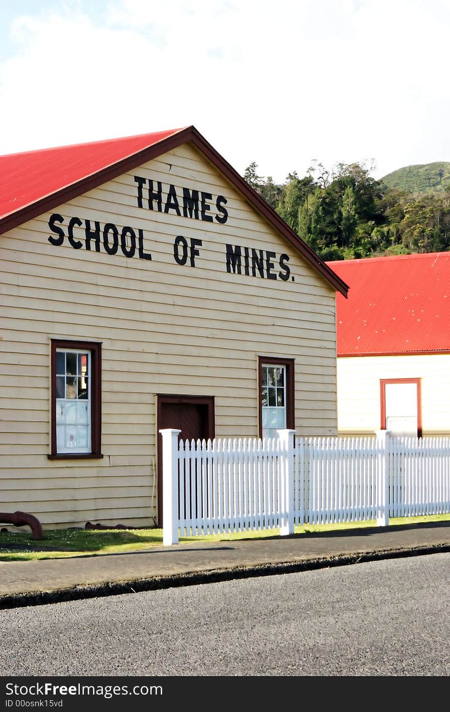 Thames School of Mines.