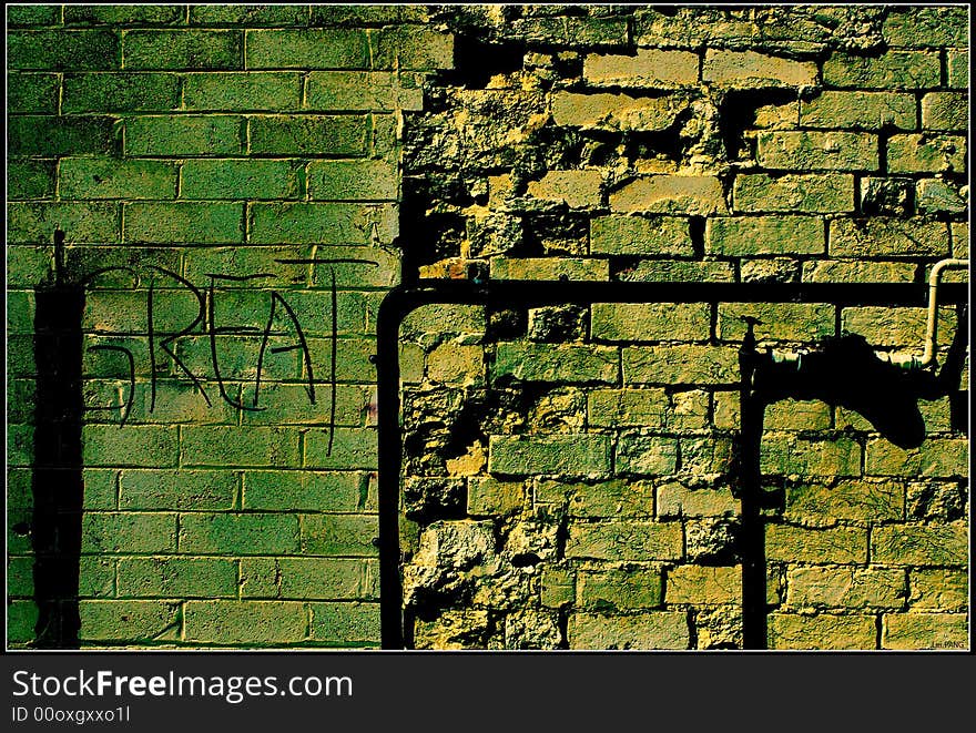 A high summer day, I was wandering in the city aimlessly, suddenly I saw this wall. A high summer day, I was wandering in the city aimlessly, suddenly I saw this wall.