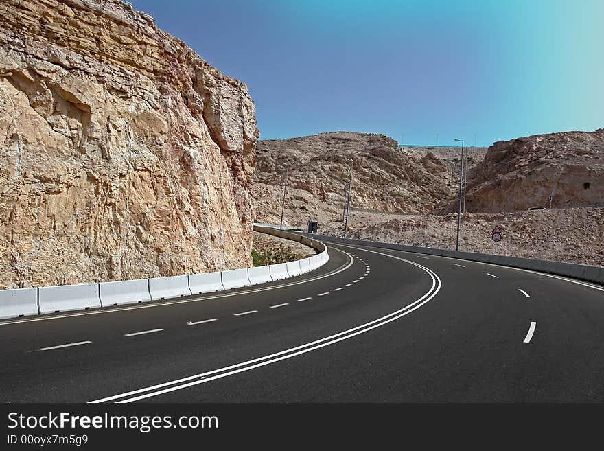 The road and the airpin bend on a road while on my way to Hatta. The road and the airpin bend on a road while on my way to Hatta.