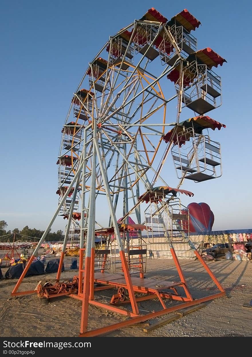 Empty ferris wheel