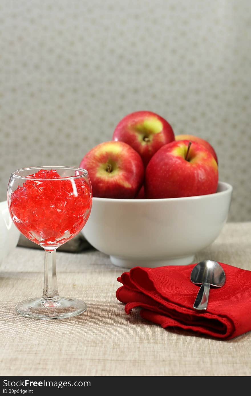 Low calorie gelatin dessert and apples. Low calorie gelatin dessert and apples