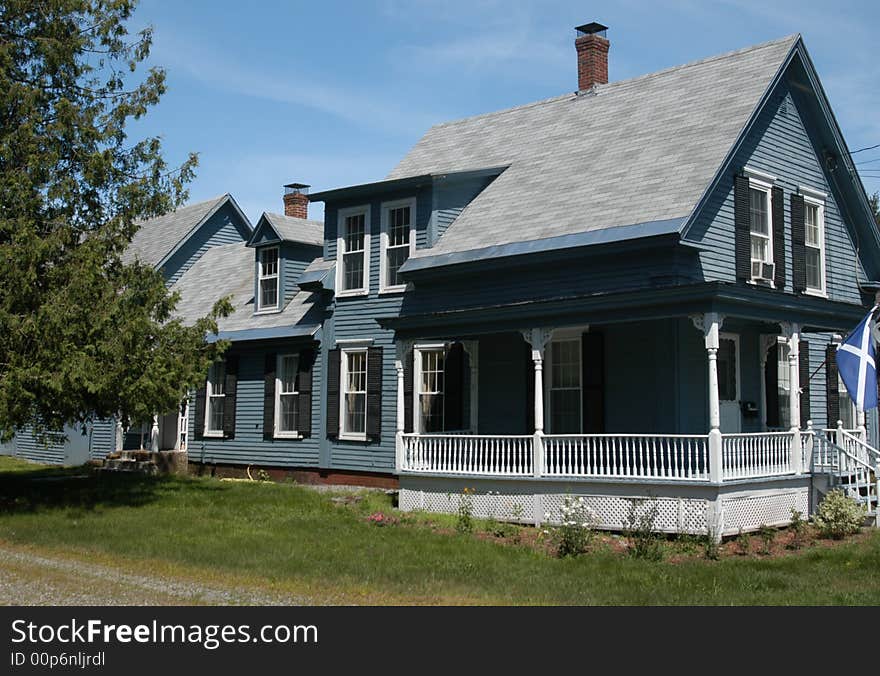 A view of an old house in New England