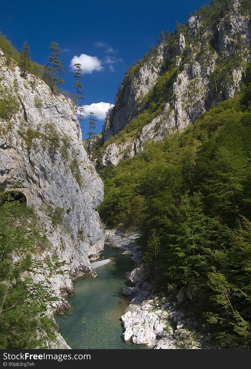 The river and the mountain