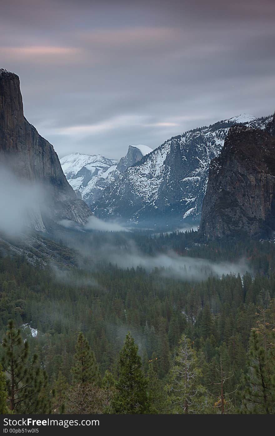 Sunset at Tunnel View of Yosemite, California. Sunset at Tunnel View of Yosemite, California