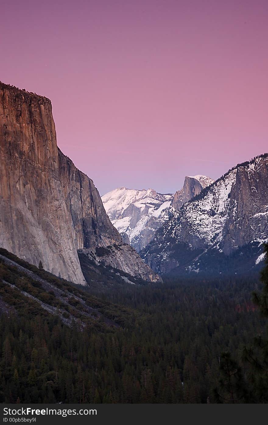 Sunset at Tunnel View of Yosemite, California. Sunset at Tunnel View of Yosemite, California