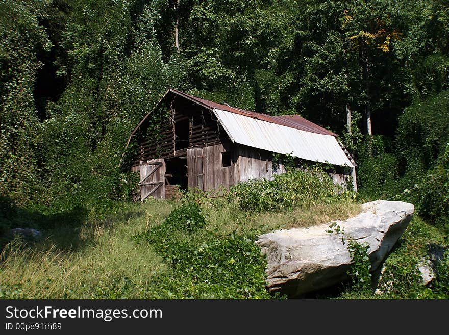 Lonesome Barn