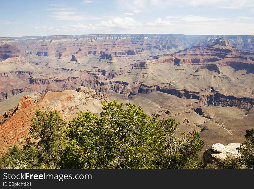 Wide angle view of the Grand Canyon from the south rim.