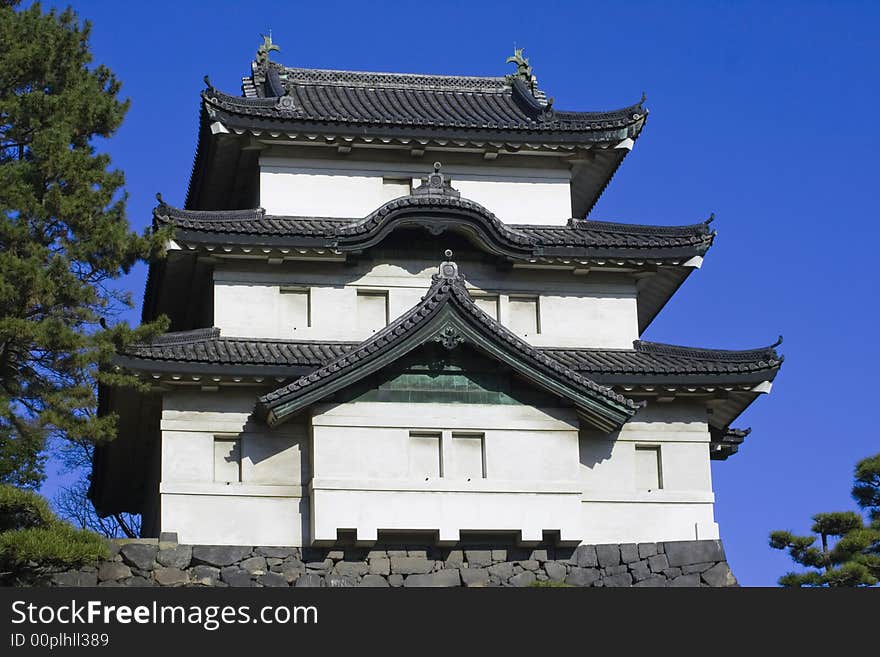 A Japanese castle/tower at the Imperial palace in Tokyo