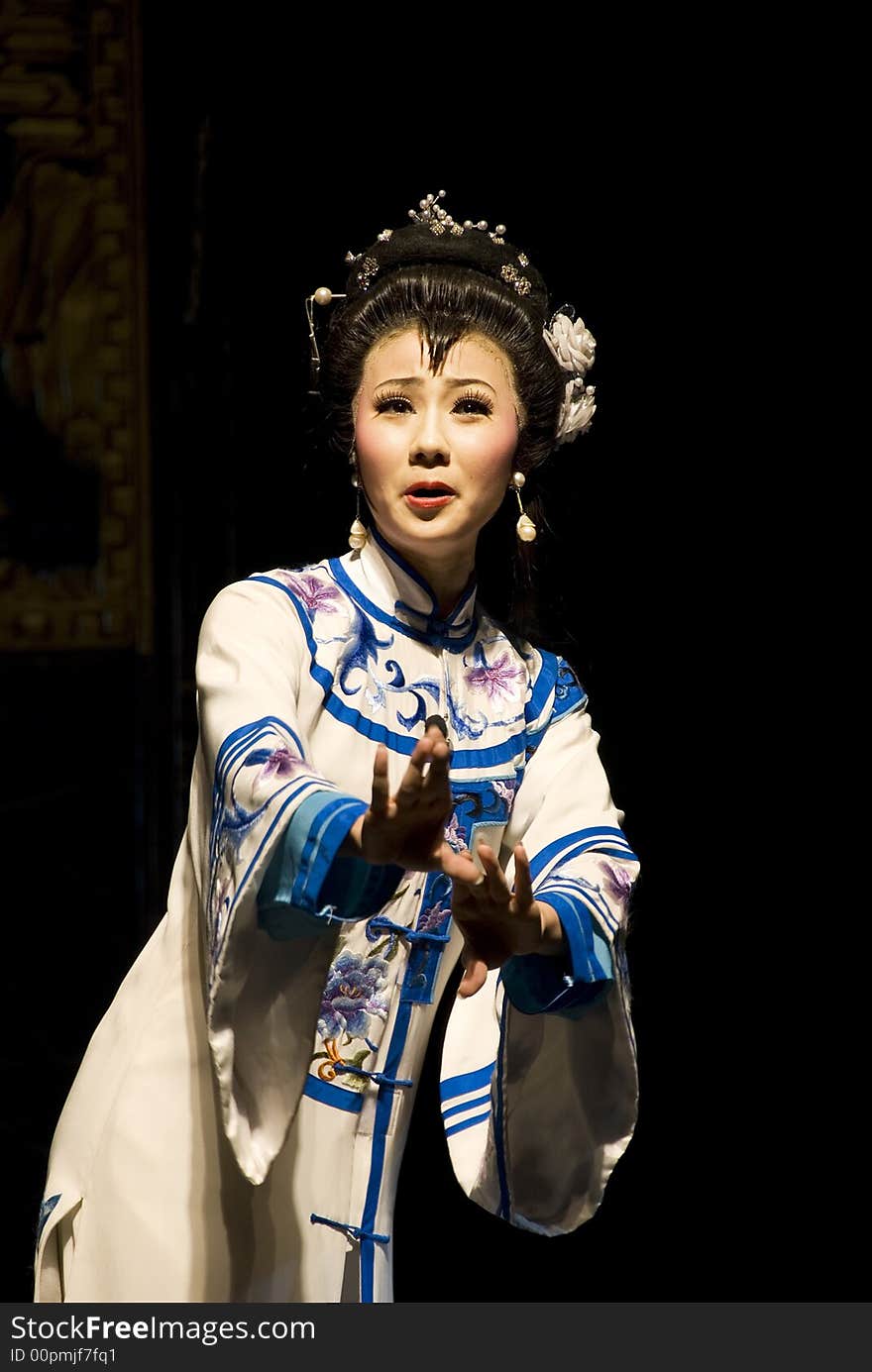 The famous actress of Sichuan Opera