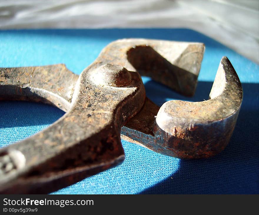 Rusty clamp