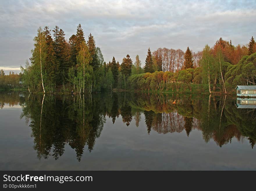 Boarding house Oaklets. A pond. Kareliya.