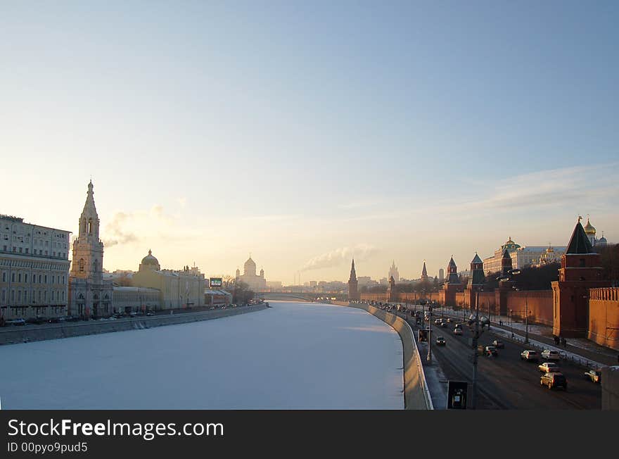 The river Moscow. Winter. Coldly 0°F(-17°С). The river Moscow. Winter. Coldly 0°F(-17°С).