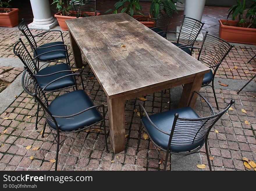 Table and chairs for a party of six