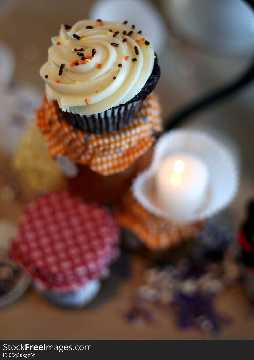 Fancy cupcakes with orchid blossoms