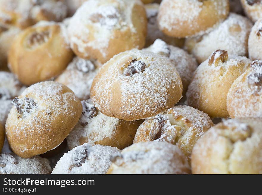 Little cookies with jam and sugar