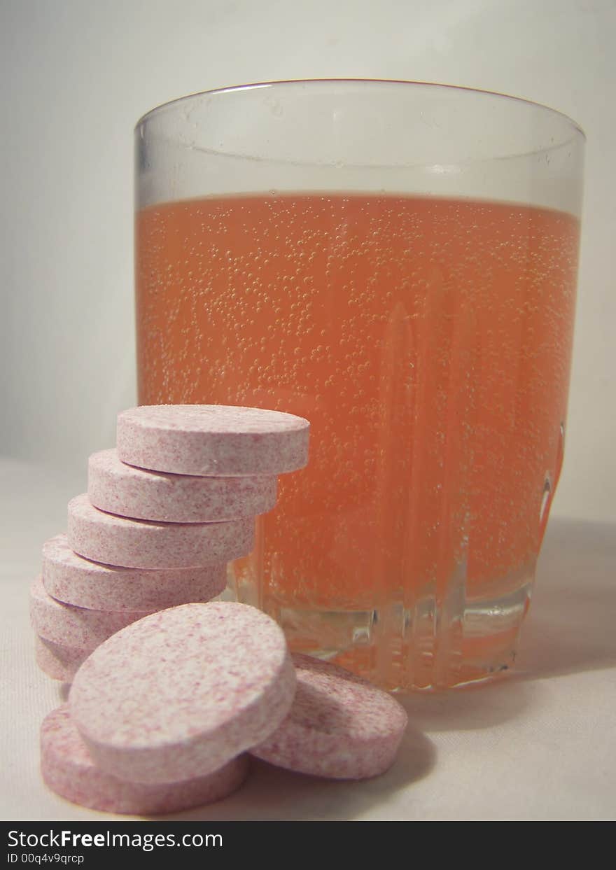 Effervescent flu drink and tablets