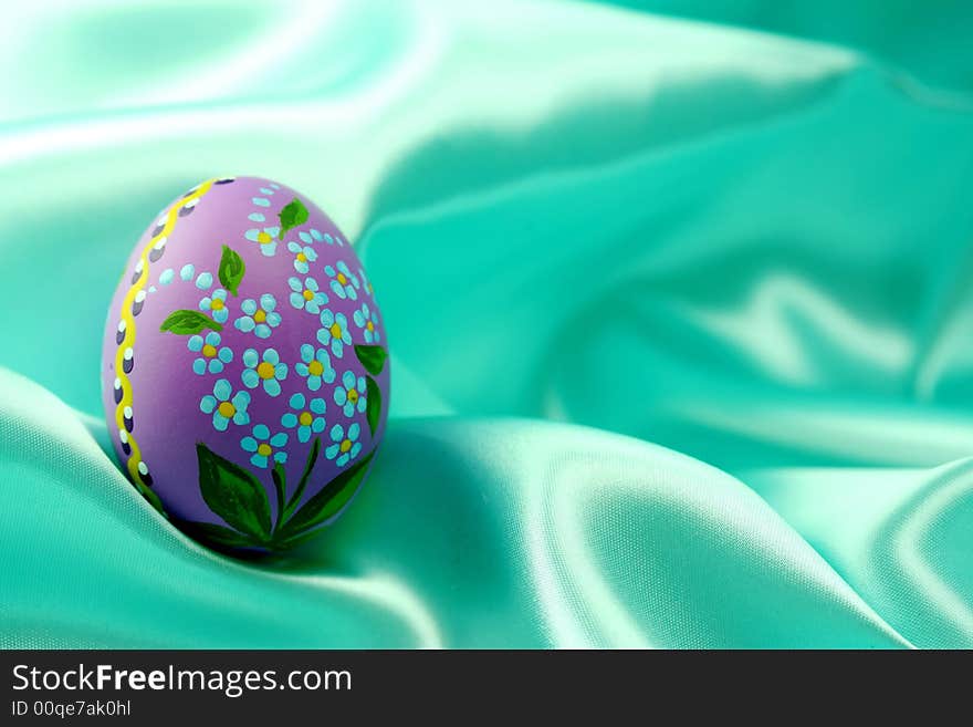 Easter Egg - Lila on Turquoise