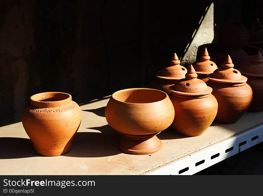 Image of different design of pottery.