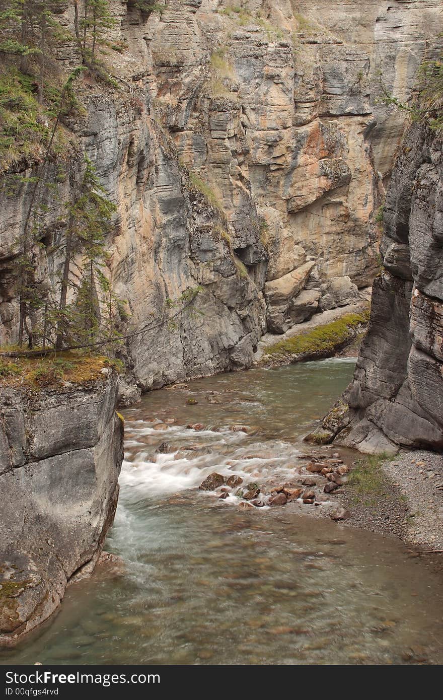 Maligne Canyon