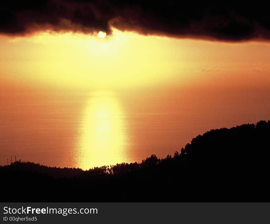 Sunset on Cristo Rei