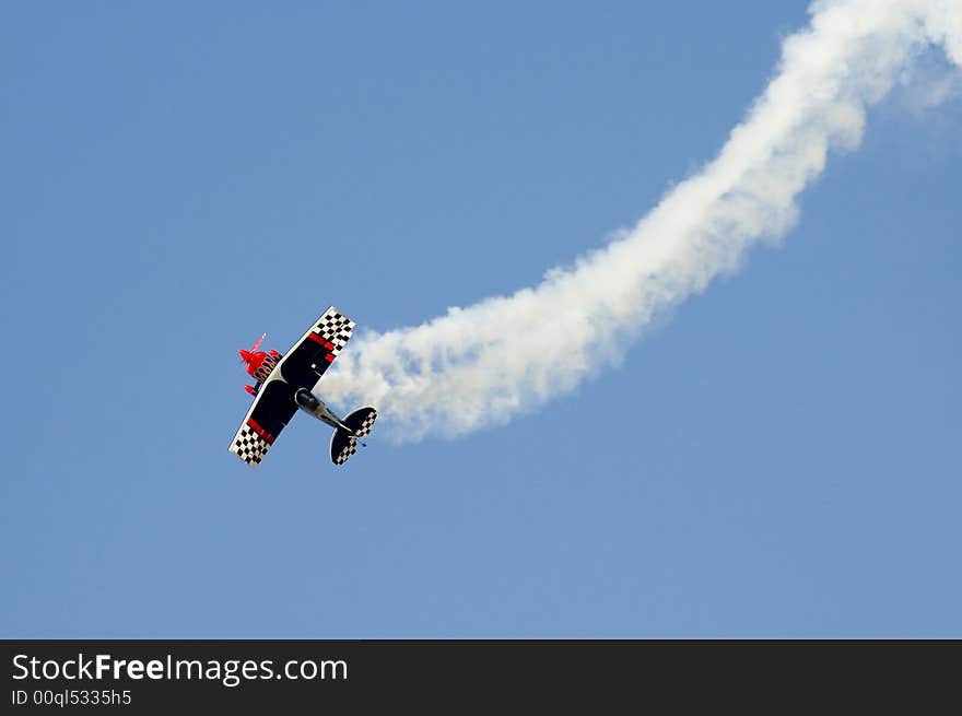 A solo performer during the AL Ain Aerobatic show 2008. A solo performer during the AL Ain Aerobatic show 2008