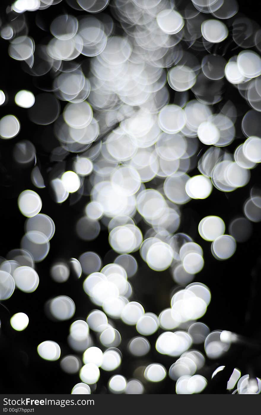 Fantastic image formed by light out of focus. Fantastic image formed by light out of focus