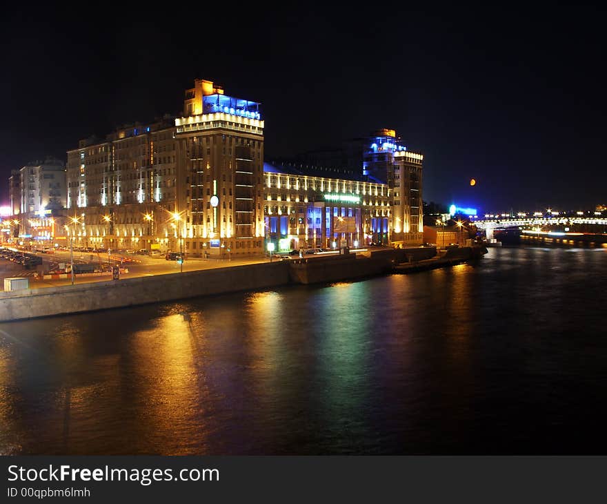 Quay Moskva River. A night scene