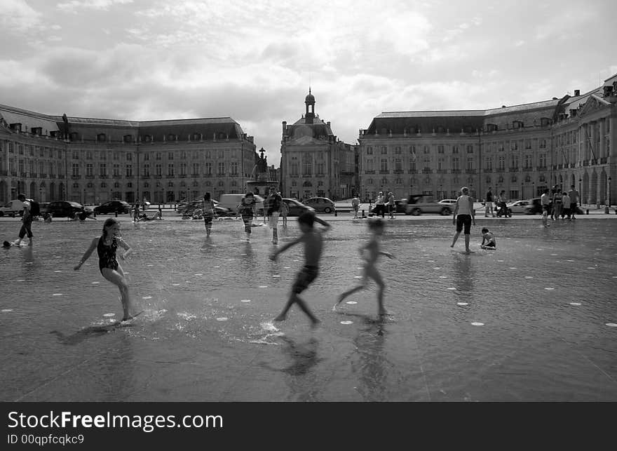 The Mirror, Bordeaux