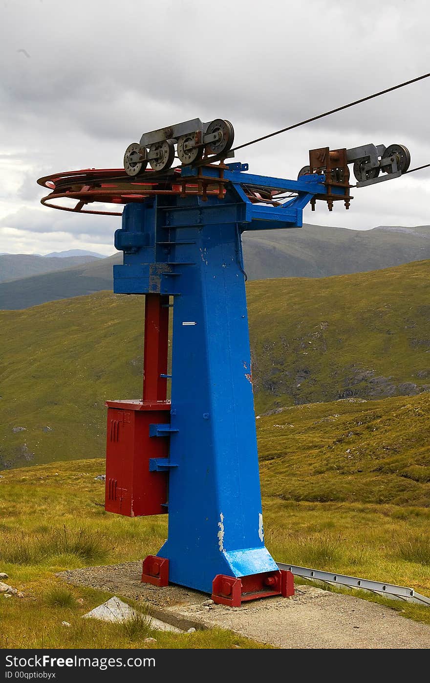 Close up of a ski lift pulley