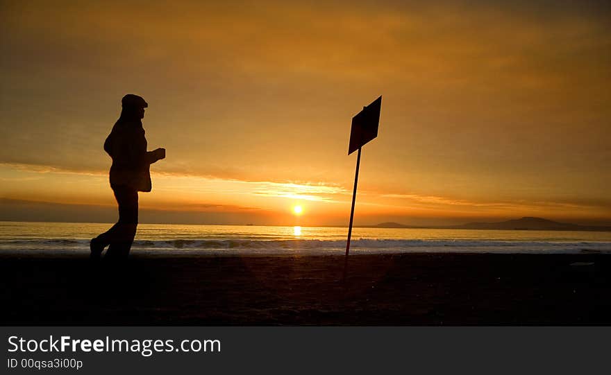 Black sea-Bulgaria-2008 It starts the new day. The sun punctures a road for itself in its oort clouds.Sunrise above the sea. Black sea-Bulgaria-2008 It starts the new day. The sun punctures a road for itself in its oort clouds.Sunrise above the sea