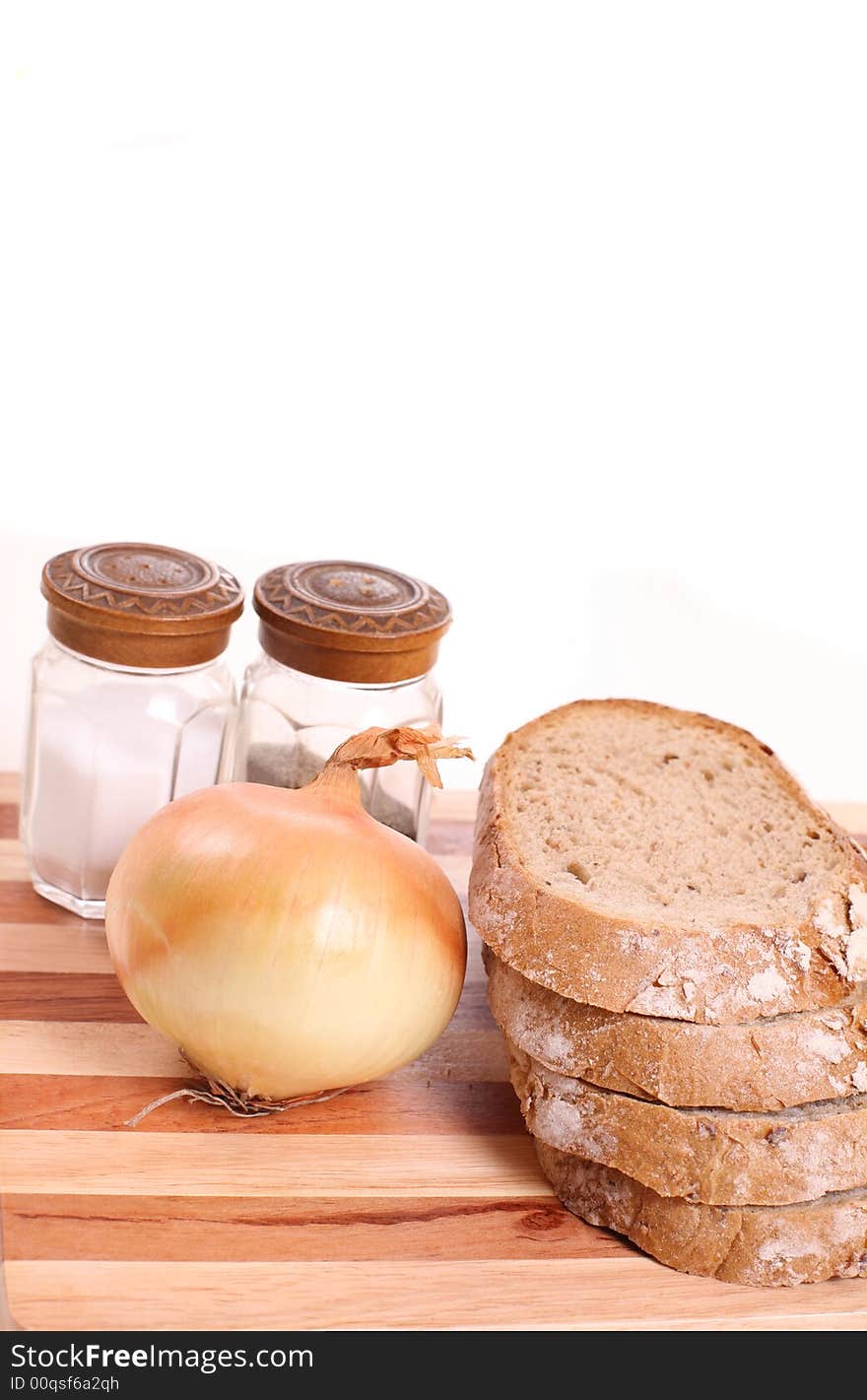 In the kitchen - rye bread, onion, salt and pepper. In the kitchen - rye bread, onion, salt and pepper