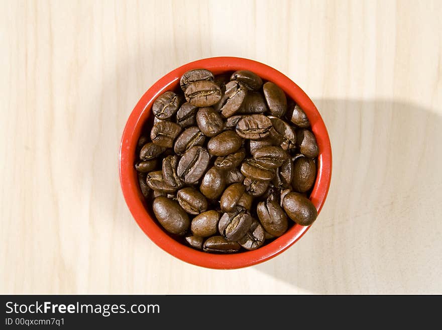 Coffee beans in red bowl1