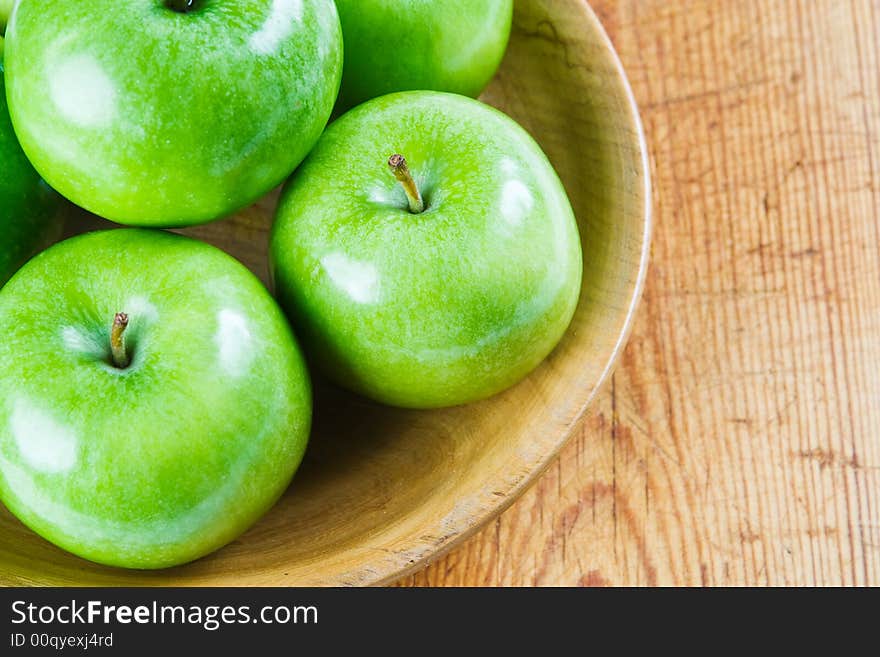 Green apples in a bowl