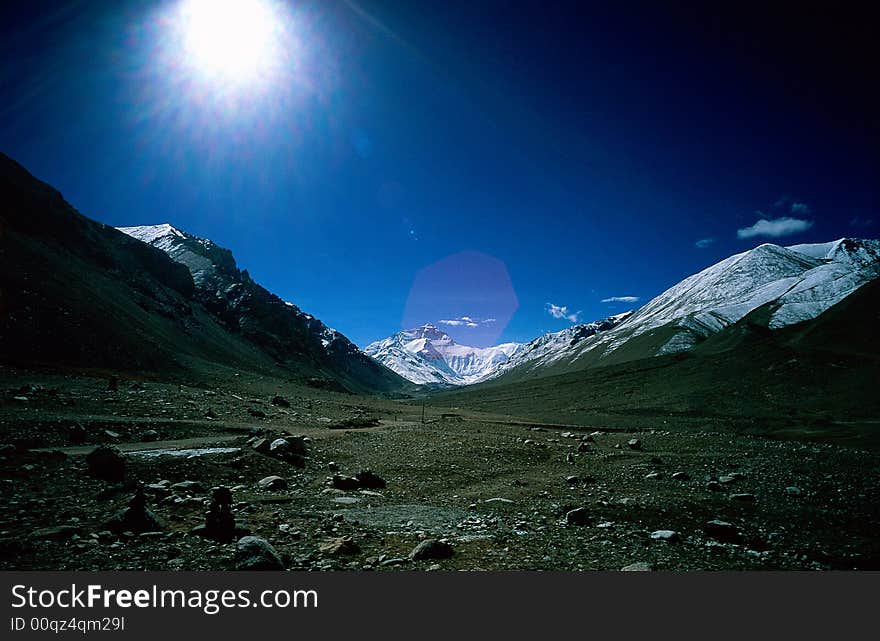 Road to the Everest