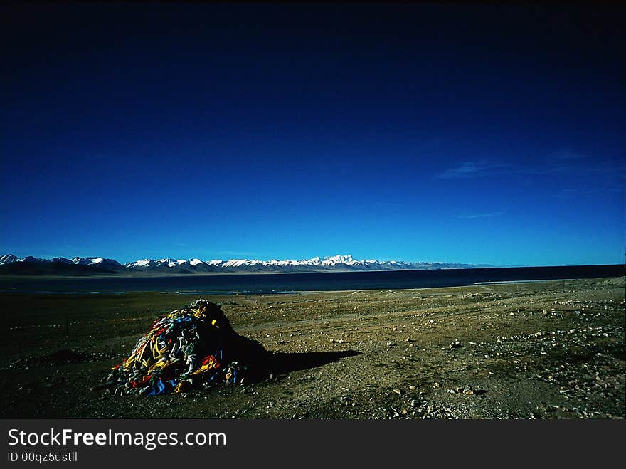 Nam-co Lake and mountain