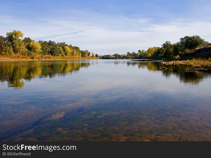 Autumn in California, reflection in the river