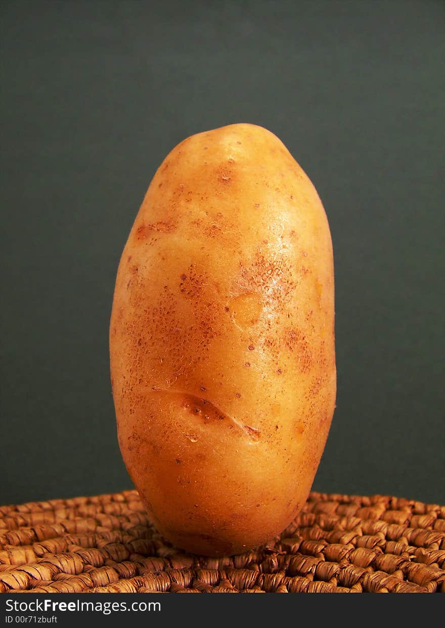 Standing Potato /C