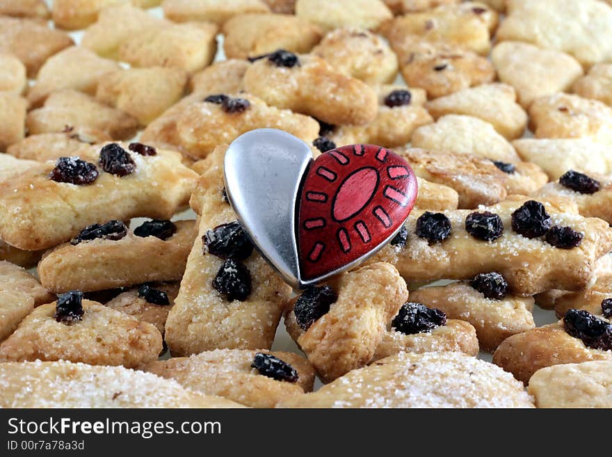 Shortbreads in shape of a heart and art heart