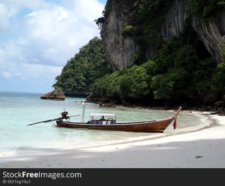 Monkey Beach, PhiPhi Island