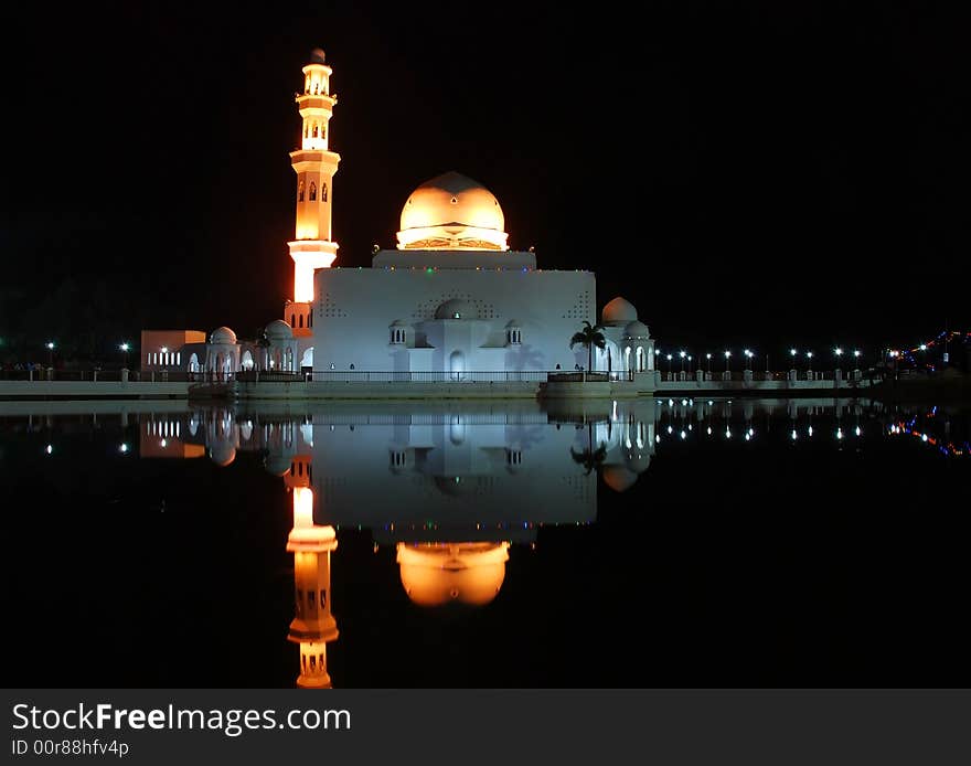 Flouting mosque image at the nigth